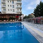 6 Milje Hotel