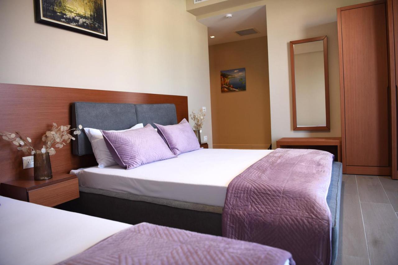 6 Milje Hotel 4*