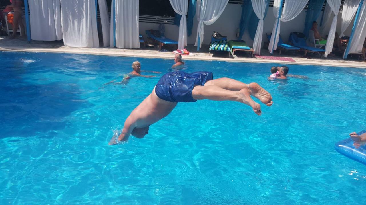 6 Milje Hotel 4*