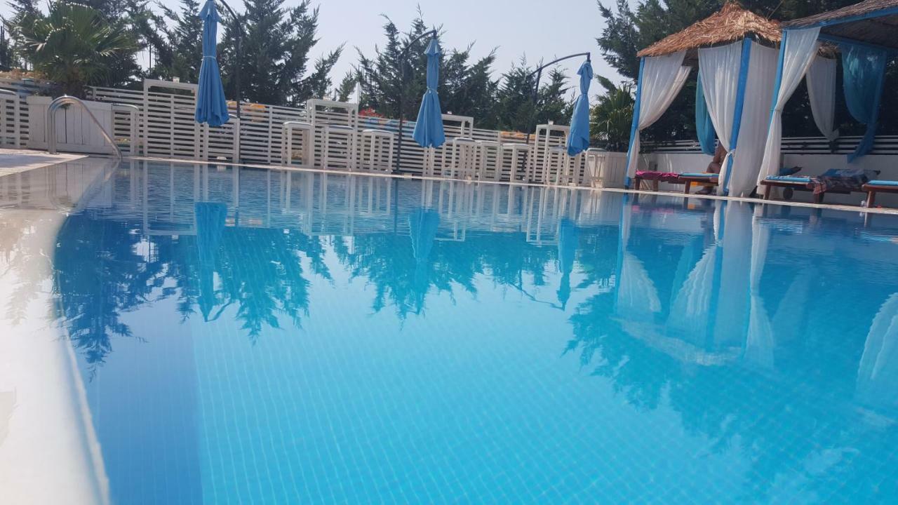 6 Milje Hotel 4*